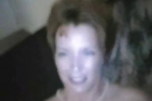 Φίλε κάμερον γαμάει μελαχρινή σε διαφορετικές πόζες