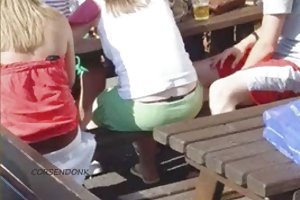 Ντικ μεταξύ βυζιά