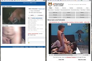 Δύο φίλες αυνανίζονται δονητή και να συμμετέχει σε τρίο με το γείτονα