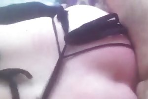 Παιδιά στο πανεπιστήμιο δύο ώριμη κυρία