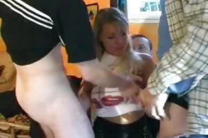 Γάμησε τα βυζιά σκύλες