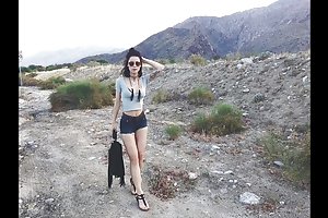 Ρωσική κορίτσι με το τατουάζ
