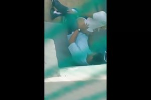 Αυνανισμός κορίτσι με ένα όμορφο κώλο