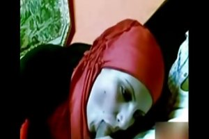 Τράβηξε το πόδι ώριμη μαμά