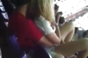 μπροστά από την κάμερα