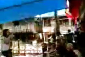 Ο τύπος που σπρώχνει σε μια βαριά πούτσα στο μουνί κοπέλα