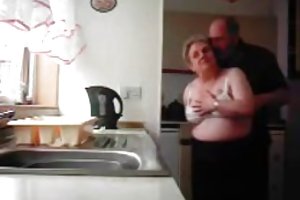 Διευθυντής γαμήσω τριο δύο νεαρές ξανθιές