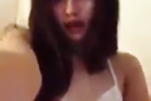 Σήμερα ο τύπος γαμάει νεαρή κοπέλα στην κώλος μεγάλο πέος